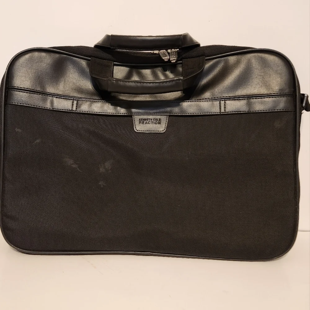 Like New Kenneth Cole Reaction Work Bag with R-tech lining